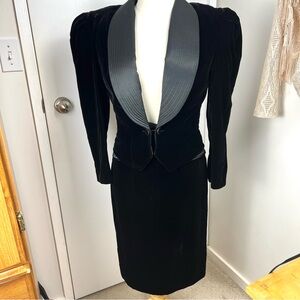 Wayne Clark Vintage ‘80s Velvet Jacket & Skirt Set sz 4/6 Retro Dynasty Mobwife